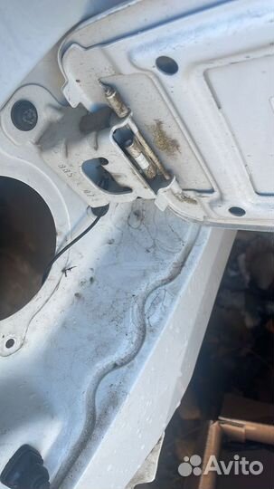 Люк бензобака на LADA веста