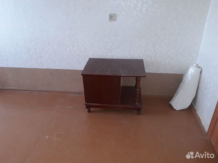 Тумба с зеркалом