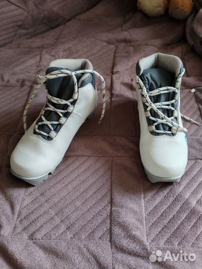 Лыжные ботинки