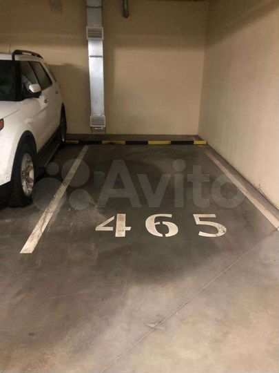 Машиноместо, > 30 м²