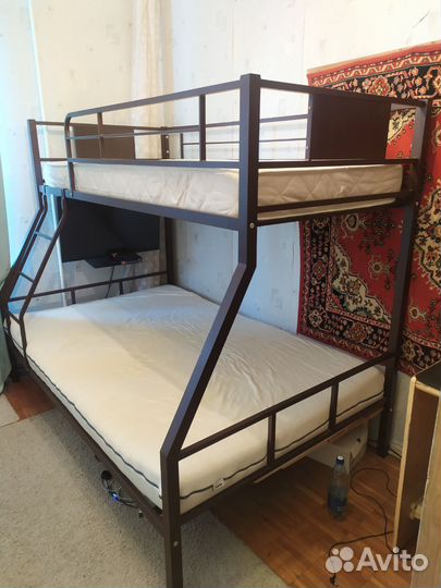 Двухъярусная кровать бу с матрасами
