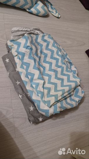 Бортики и постельное белье в кроватку