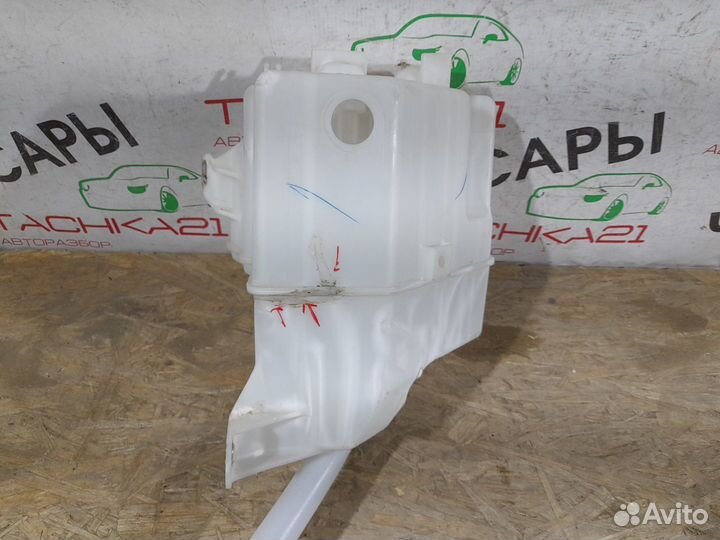 Бачок омывателя Toyota Rav 4 XA50 (2019+)