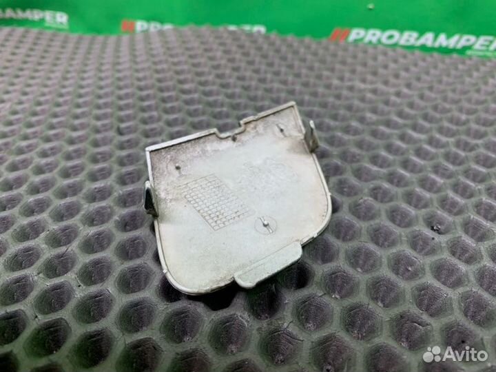 Заглушка в бампер передняя Ford Focus 3