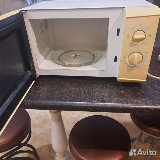 Микроволновая печь Elenberg