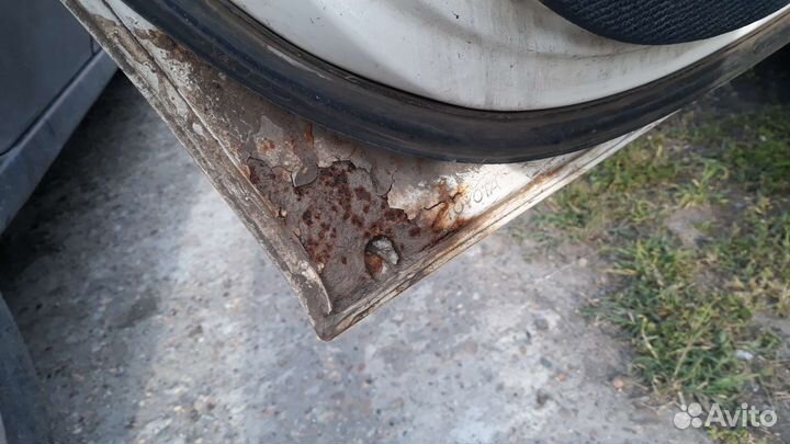 Дверь задняя левая toyota crown ls136