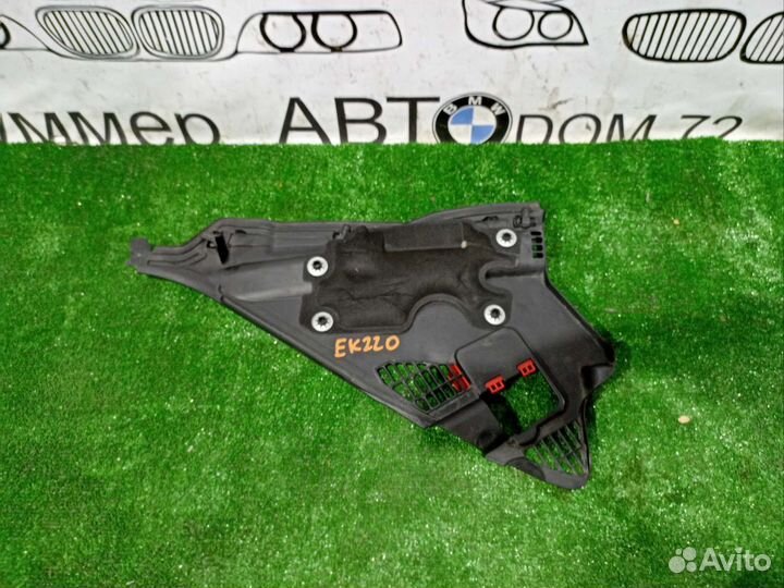 Крышка отсека механизмов двигателя BMW F30