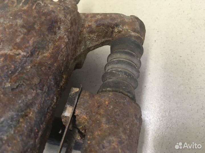 Суппорт передний левый Cruze 2009-2016