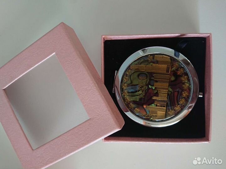 Зеркальце карманное