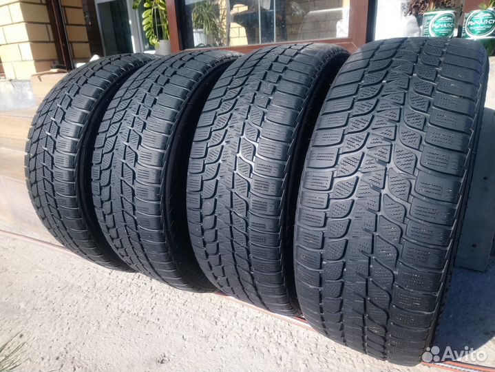 Bridgestone Blizzak LM-25 225/45 R17