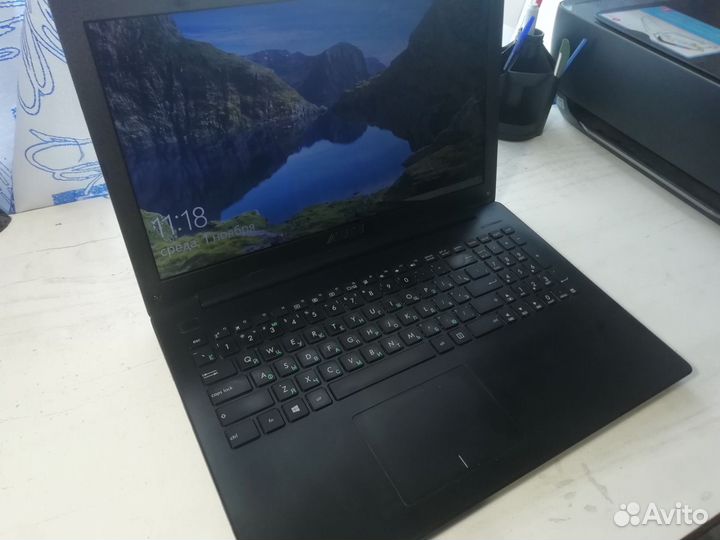 Продам ноутбук asus на ssd