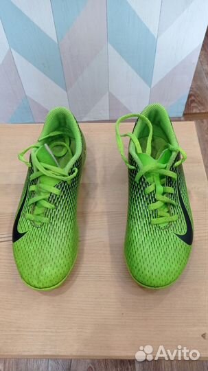 Футбольные бутсы nike