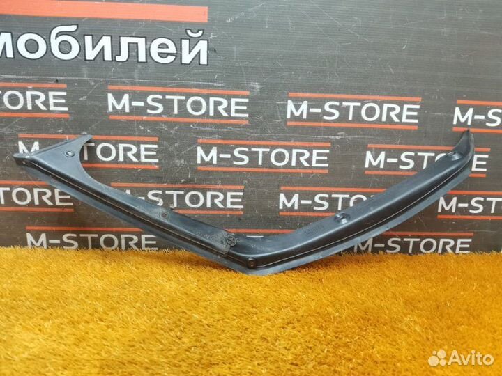 Водосток багажника правый Mercedes-Benz C-Class