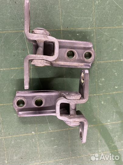 Mitsubishi outlander xl петля передня правая