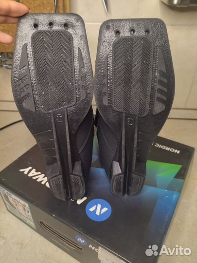 Лыжные ботинки