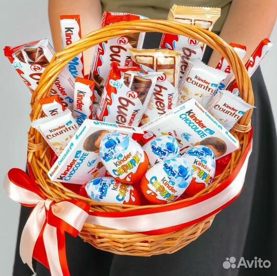 Корзина,торт из Киндер шоколадок