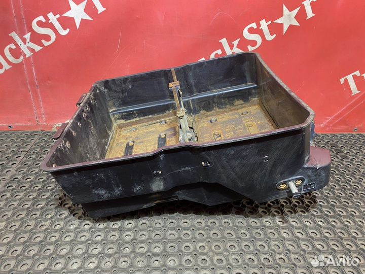 Ящик АКБ 2019 год. Daf XF106