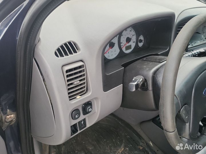 Торпедо с srs Ford Escape 2000-2006
