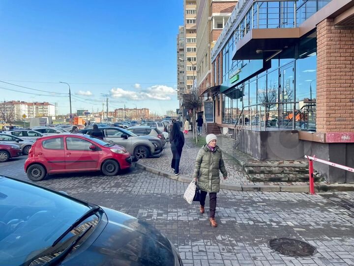 Помещение на фасаде окупаемость 12 лет, 192 м²