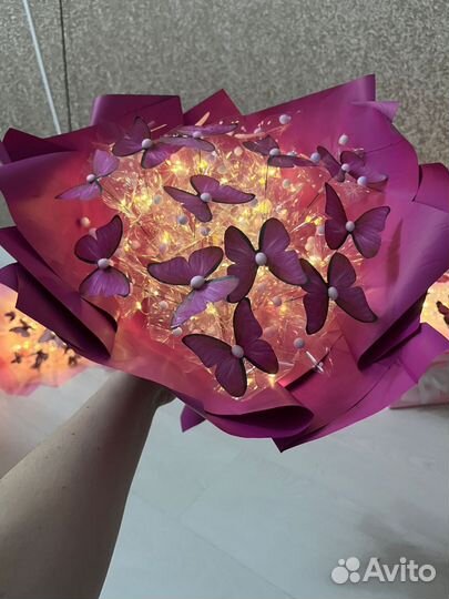 Светящийся букет из бабочек