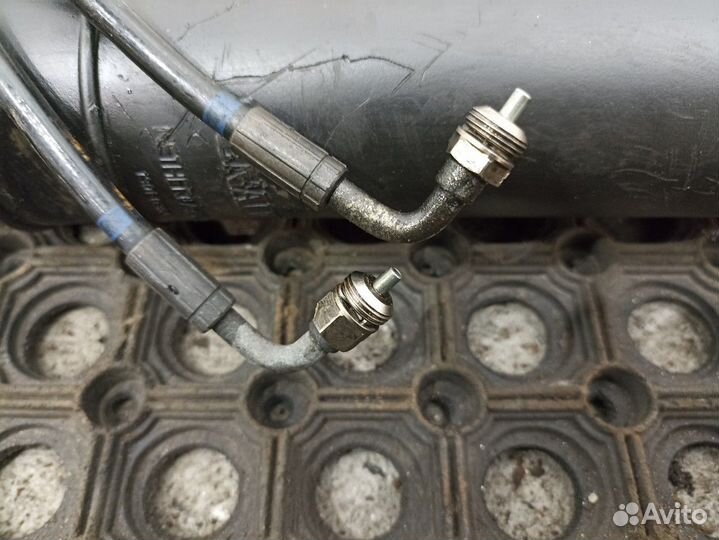 7422070296 Цилиндр подъема кабины левый Renault T