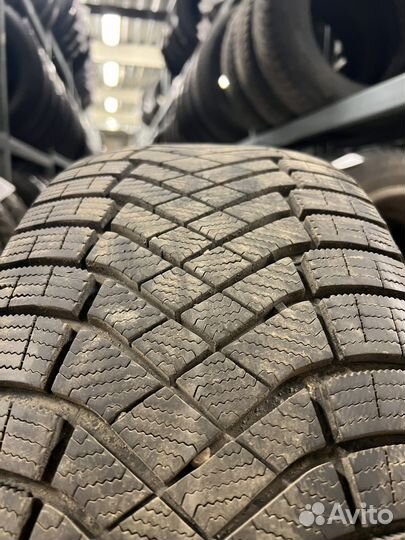 Pirelli Ice Zero FR 235/60 R18 107H