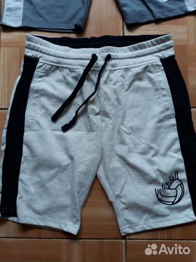 Новые шорты 46 р