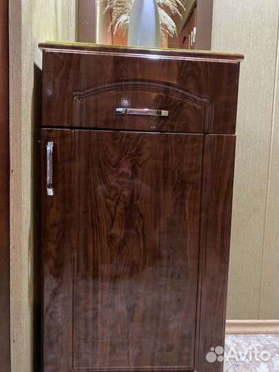 Шкаф с зеркалом