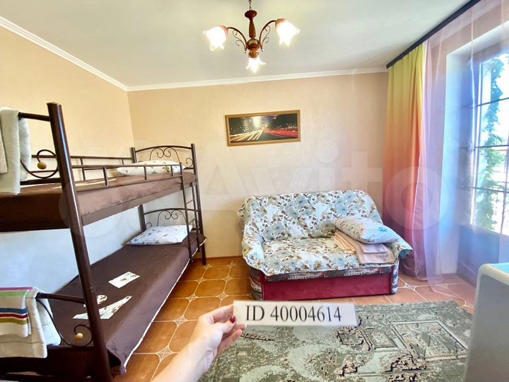 2-к. квартира, 43 м², 2/2 эт.