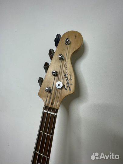 Бас гитара fender squier j bass