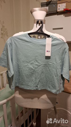 Женский короткий топ 46 размера