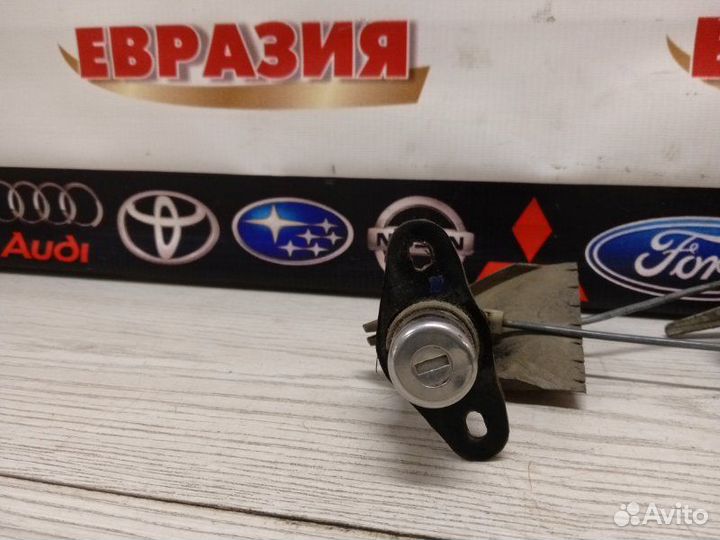 Кнопка открывания багажника Nissan Almera N16 QG15