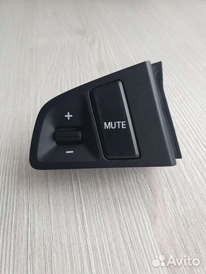 Кнопка на руль Хундай солярис