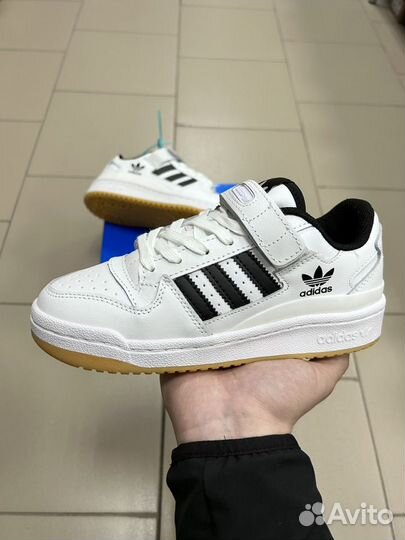 Кроссовки adidas Forum low (36-40) белые