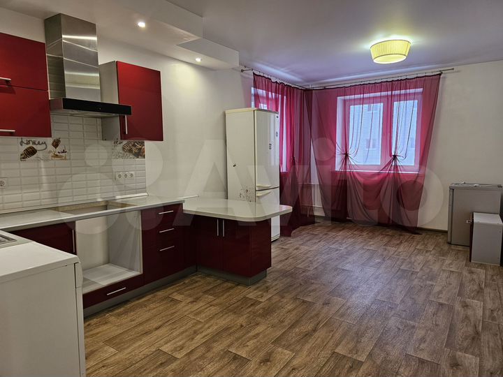 3-к. квартира, 108 м², 2/10 эт.