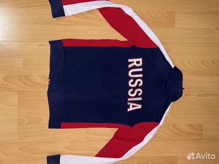 Костюм спортивный