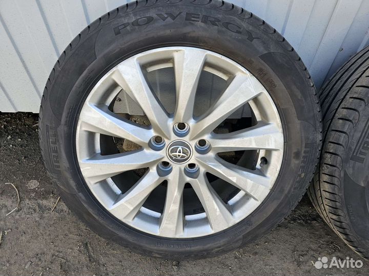 Колеса Toyota на новых Pirelli R17/215/55