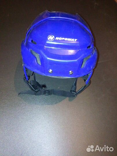 Продам хоккейный шлем и защиту детские