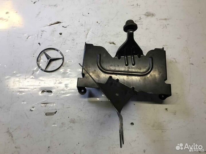 Крепление блока двс Мерседес w212