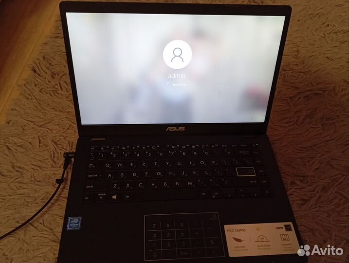 Ноутбук asus