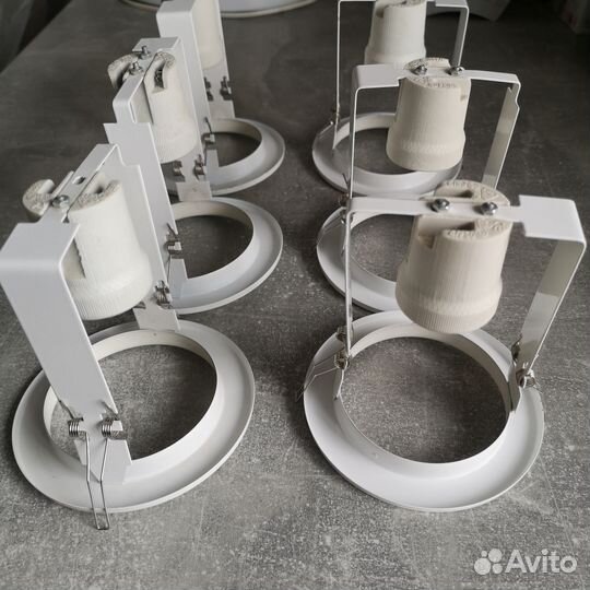 Точечные светильники с керамическим цоколем Е27