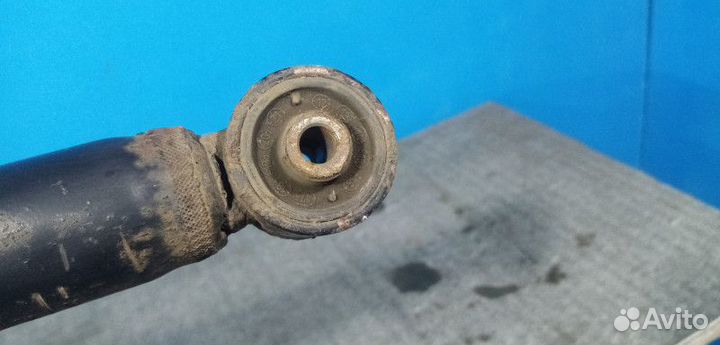 Амортизатор задний левыйправый Skoda Rapid