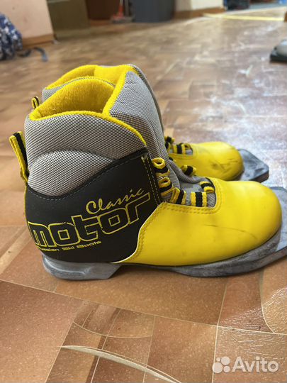 Лыжные ботинки