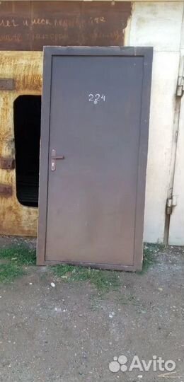 Продам дверь б/у