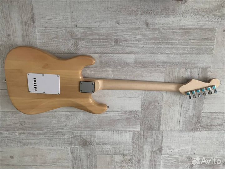 Электрогитара Fabio + комплект