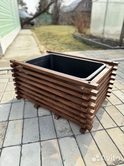 Кашпо уличное для цветов