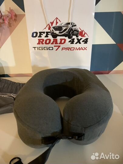 Подушка под шею дорожная новая с чехлом