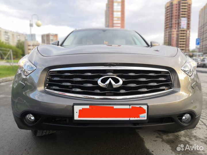 Решетка радиатора Infiniti fx