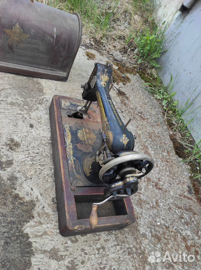 Продам швейную машинку