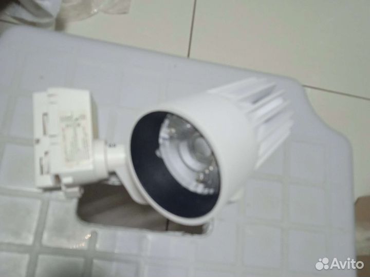 Трековые светильники и шинопровод